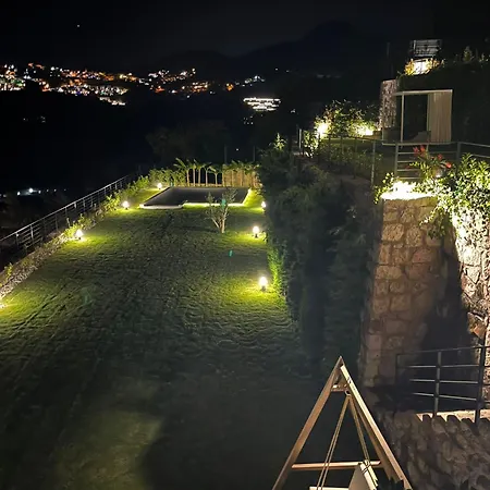 Luxury With Stunning View Hotel *